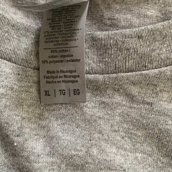 Tops - Picture 3 of 4